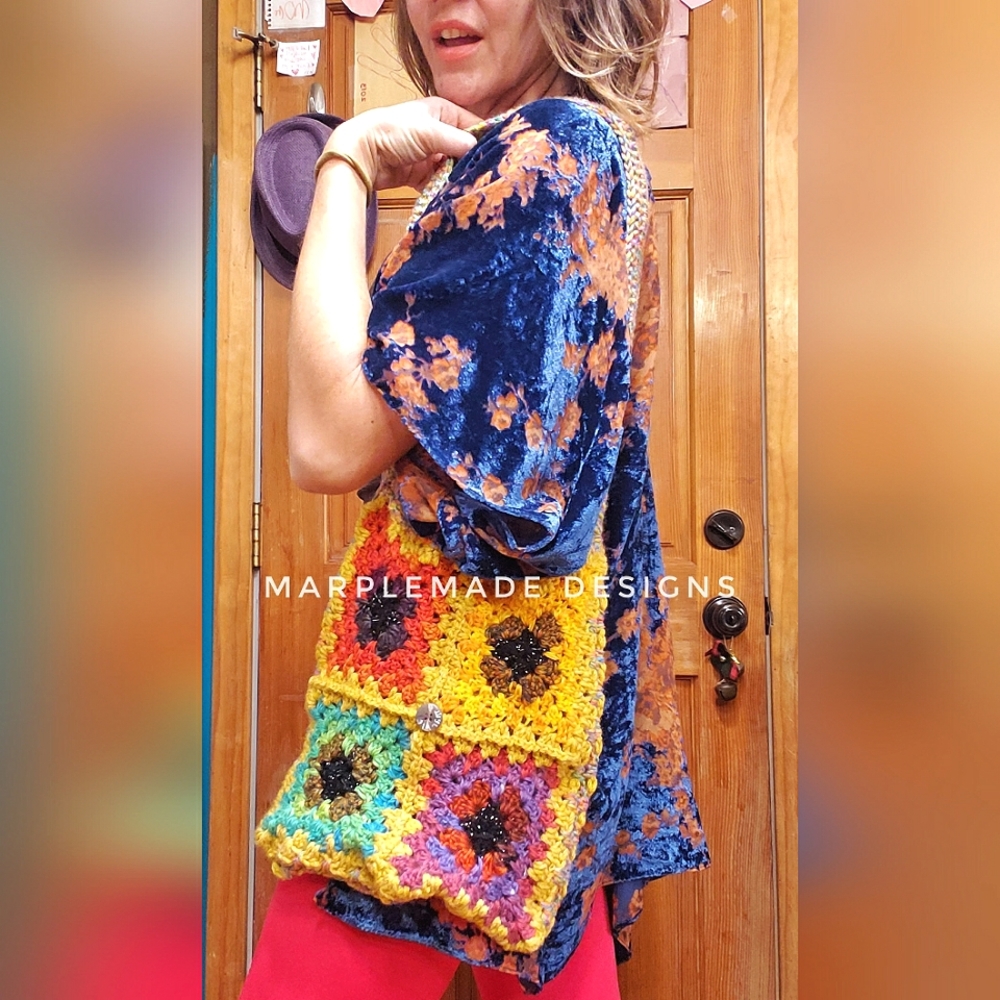 NWT 💜LINED crossbody granny square💜MarpleMade Designs 💜 acrylic LINED/